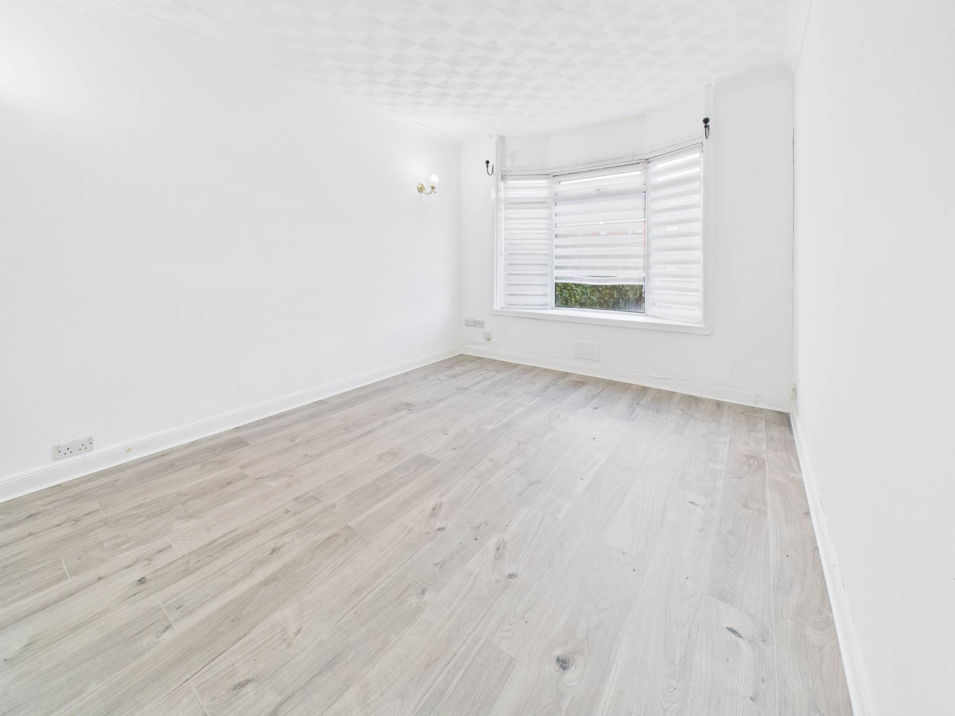 Castlemilk Road, Glasgow, Image 8