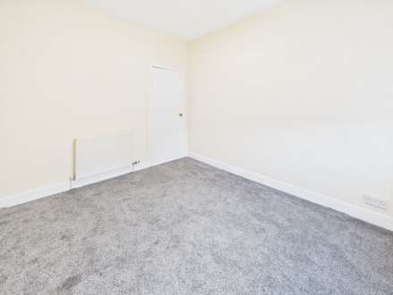 Castlemilk Road, Glasgow, Image 11