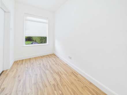 Castlemilk Road, Glasgow, Image 13