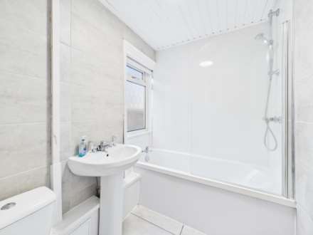 Castlemilk Road, Glasgow, Image 4