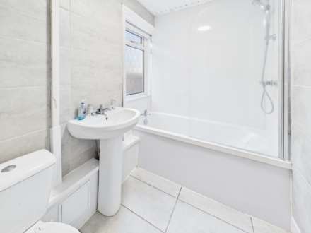 Castlemilk Road, Glasgow, Image 5