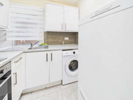 Castlemilk Road, Glasgow, Image 7