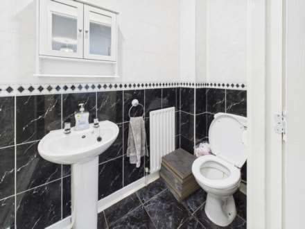 Hamiltonhill Gardens, Glasgow, Image 7