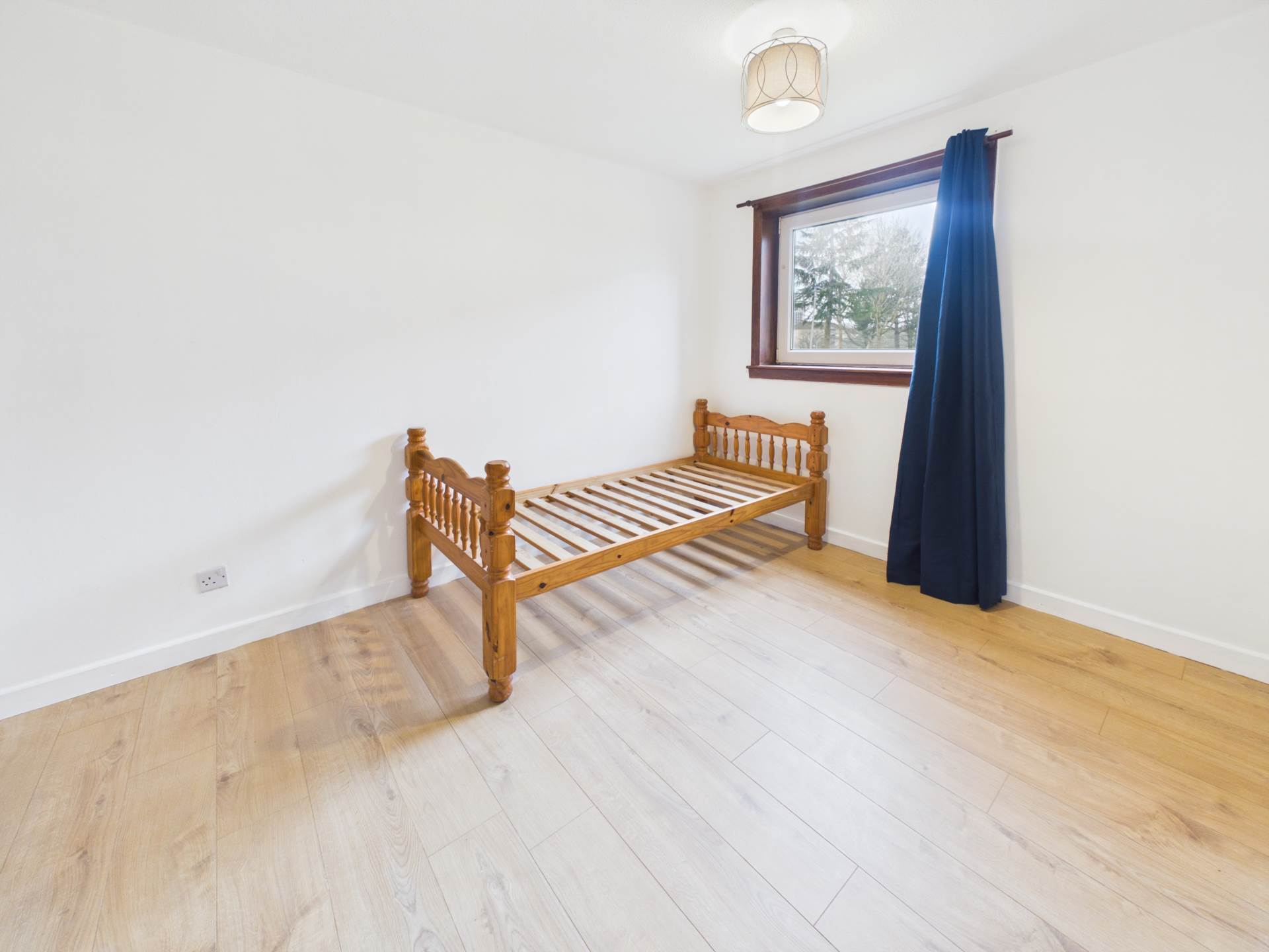 Kennedy Path, Glasgow, Image 12