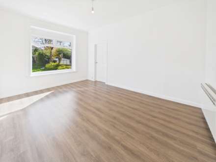 Kingsbridge Crescent, Kings Park, Image 4