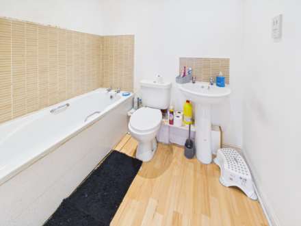 Cambuslang Road, Glasgow, Image 6