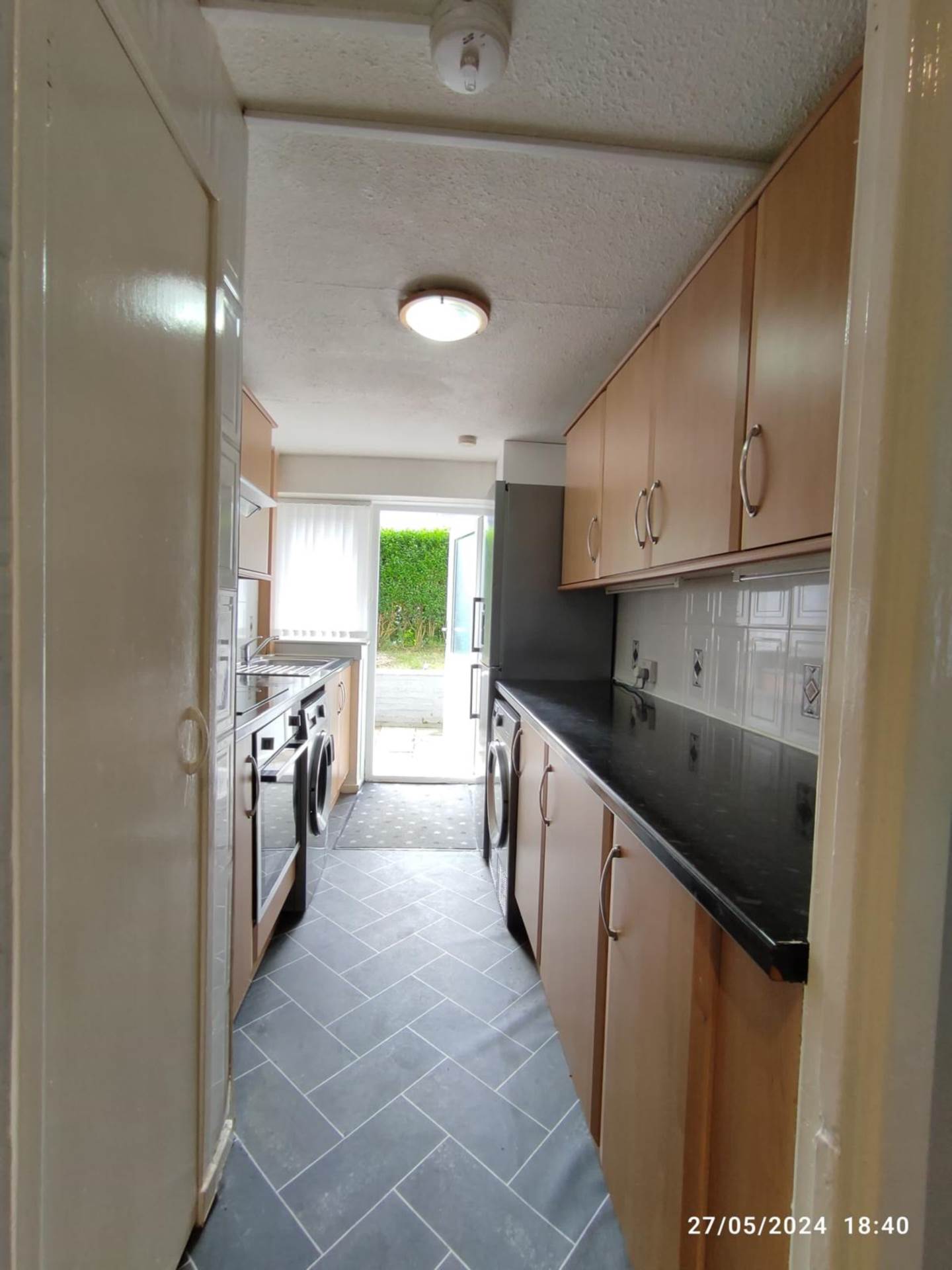Elizabeth Crescent, Thornlibank, Image 3