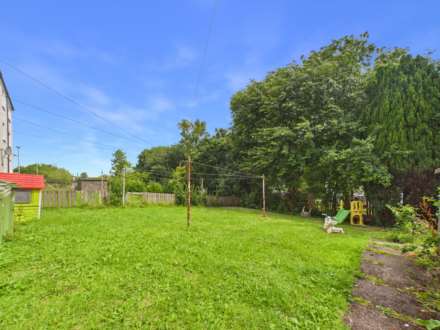Elizabeth Crescent, Thornlibank, Image 12