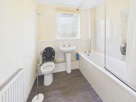 Glencoats Drive, Paisley, Image 12