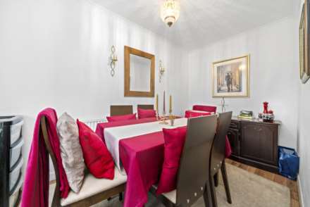 Crofton Avenue, Croftfoot, Image 24