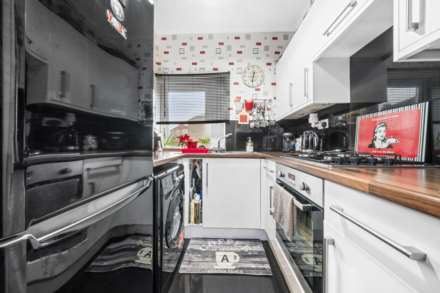 Crofton Avenue, Croftfoot, Image 27