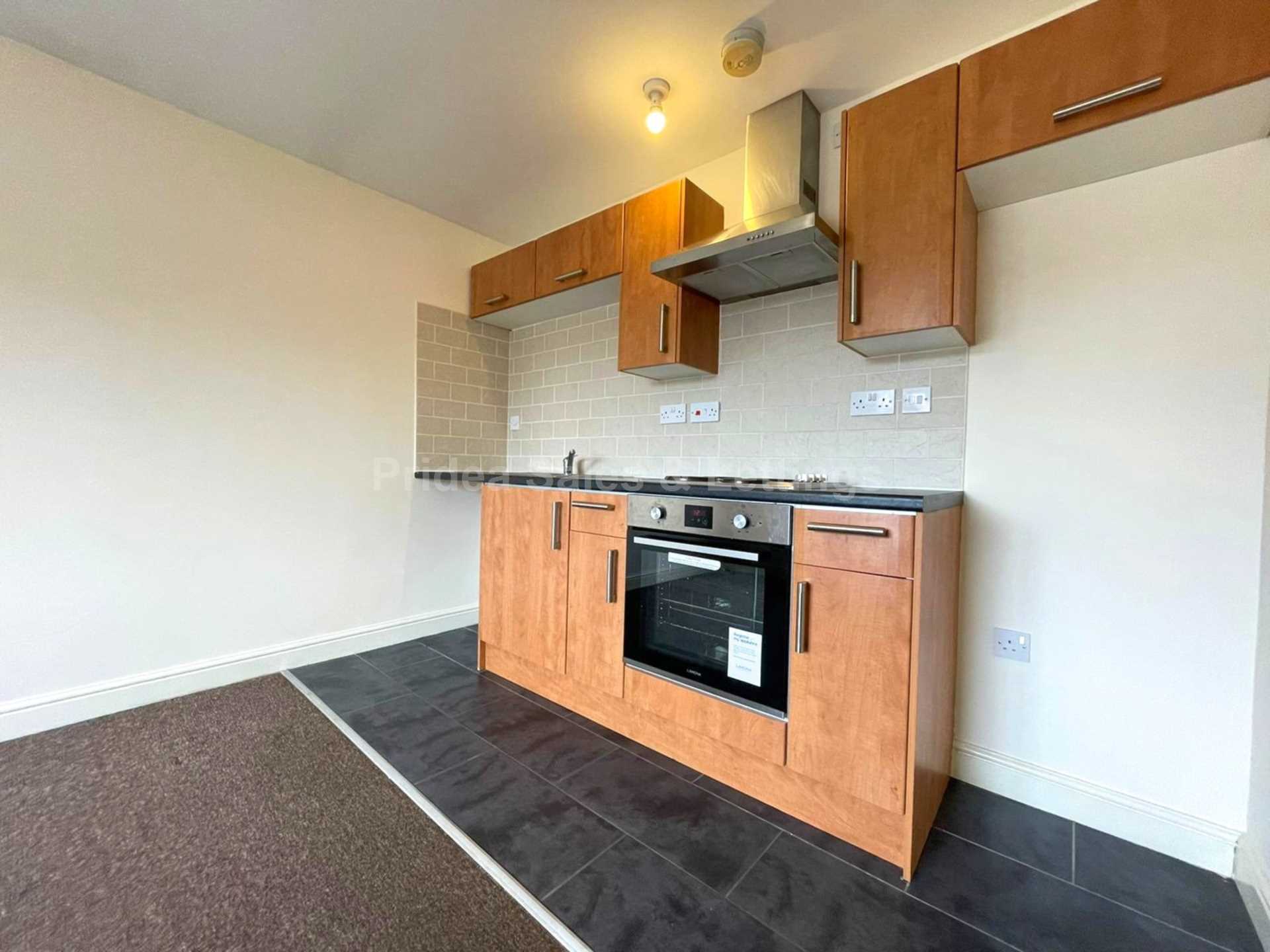 Monson St, Lincoln, Image 2