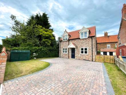 3 Bedroom Detached, High Street, Newton On Trent, Lincolnshire, LN1 2JP