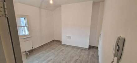 Newland, Lincoln, Image 7