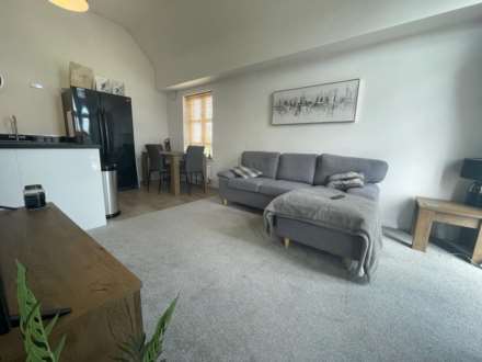 Pitcairn Avenue, Lincoln, Image 6