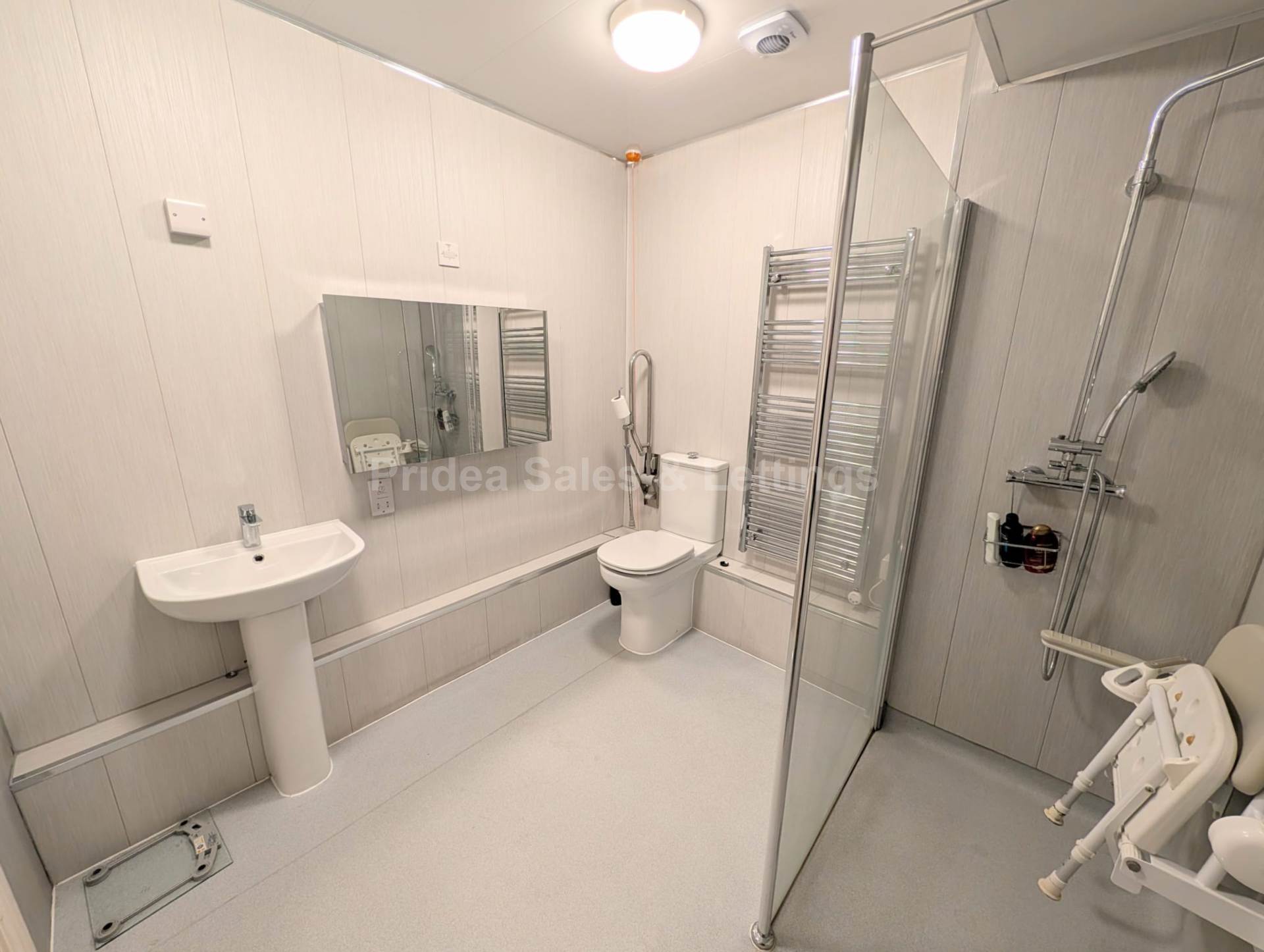 Minster Court, Bracebridge Heath, Image 9