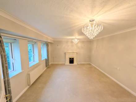 Minster Court, Bracebridge Heath, Image 10