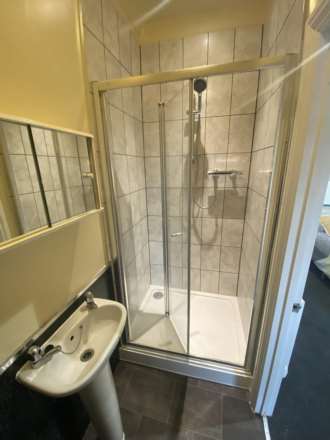 Ensuite Double Room, South Park, Image 7