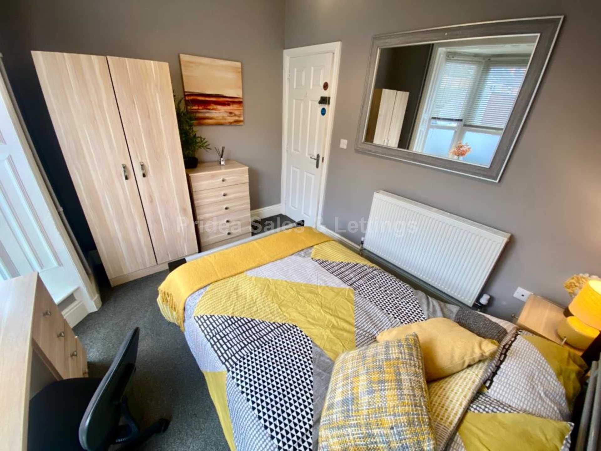 Room 1, Cranwell Street, Image 3