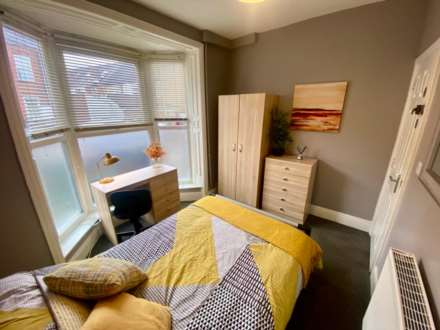 Room 1, Cranwell Street, Image 5