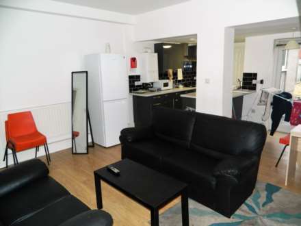 Room 1, Cranwell Street, Image 9