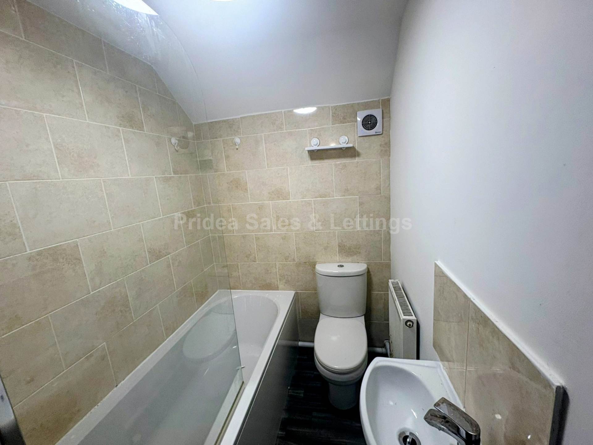 Naam Place, Lincoln, Image 3