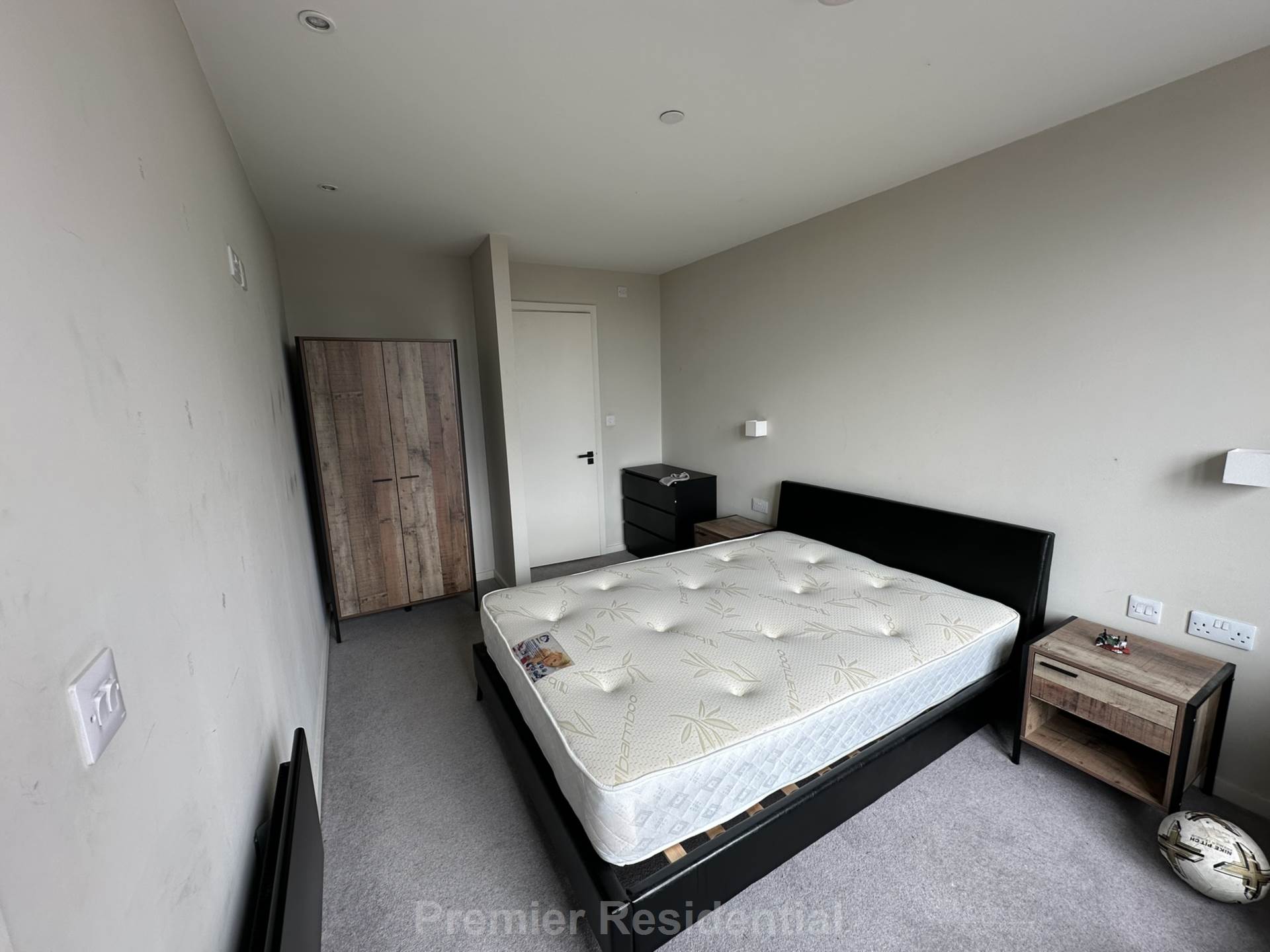 Spinners Way, Manchester, Image 3