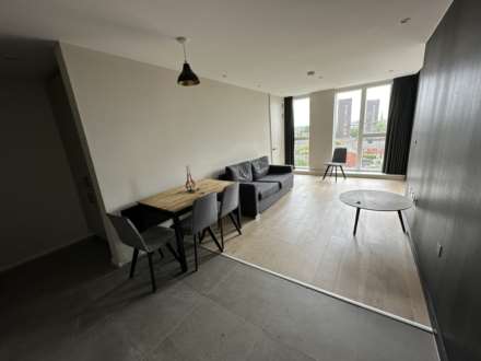 Spinners Way, Manchester, Image 1