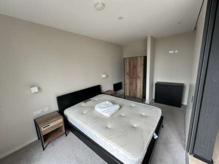 Spinners Way, Manchester, Image 7