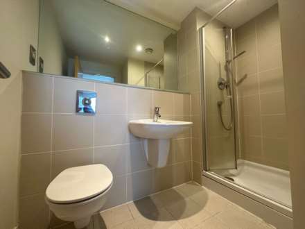 City Road East, Manchester, Image 7