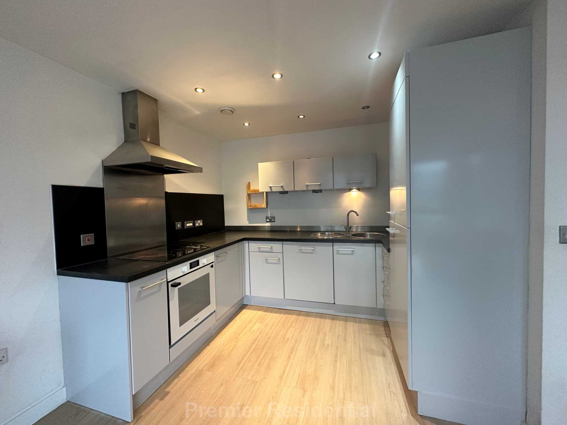 City Road East, Manchester, Image 2
