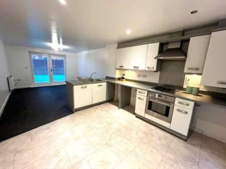 Property For Rent Christie Lane, Salford