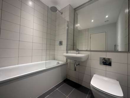 Local Blackfriars, Bury Street, Image 7