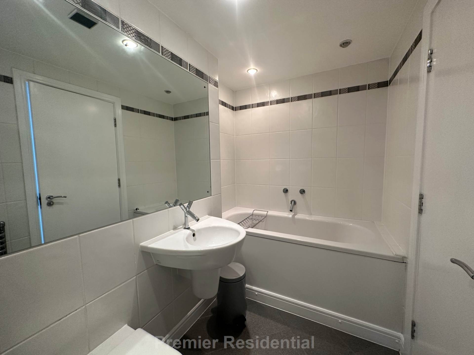 Apartment, Manchester, Image 12