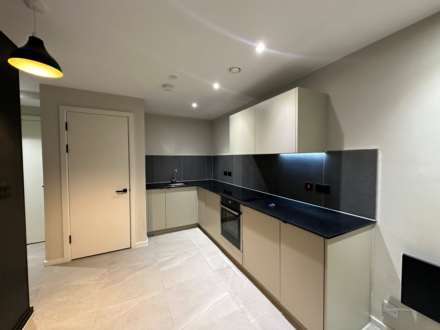 Spinners Way, Manchester, Image 2