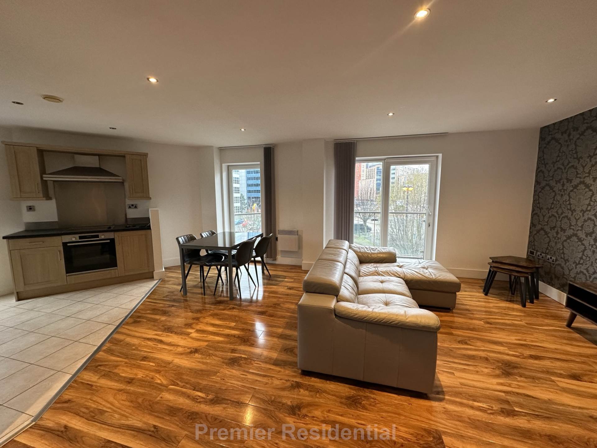 XQ7 Building, Image 2