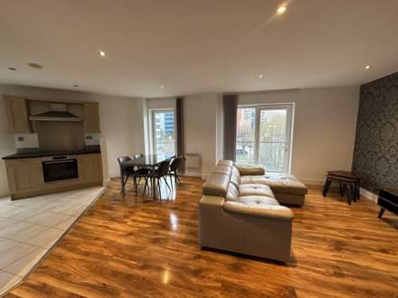 XQ7 Building, Image 2