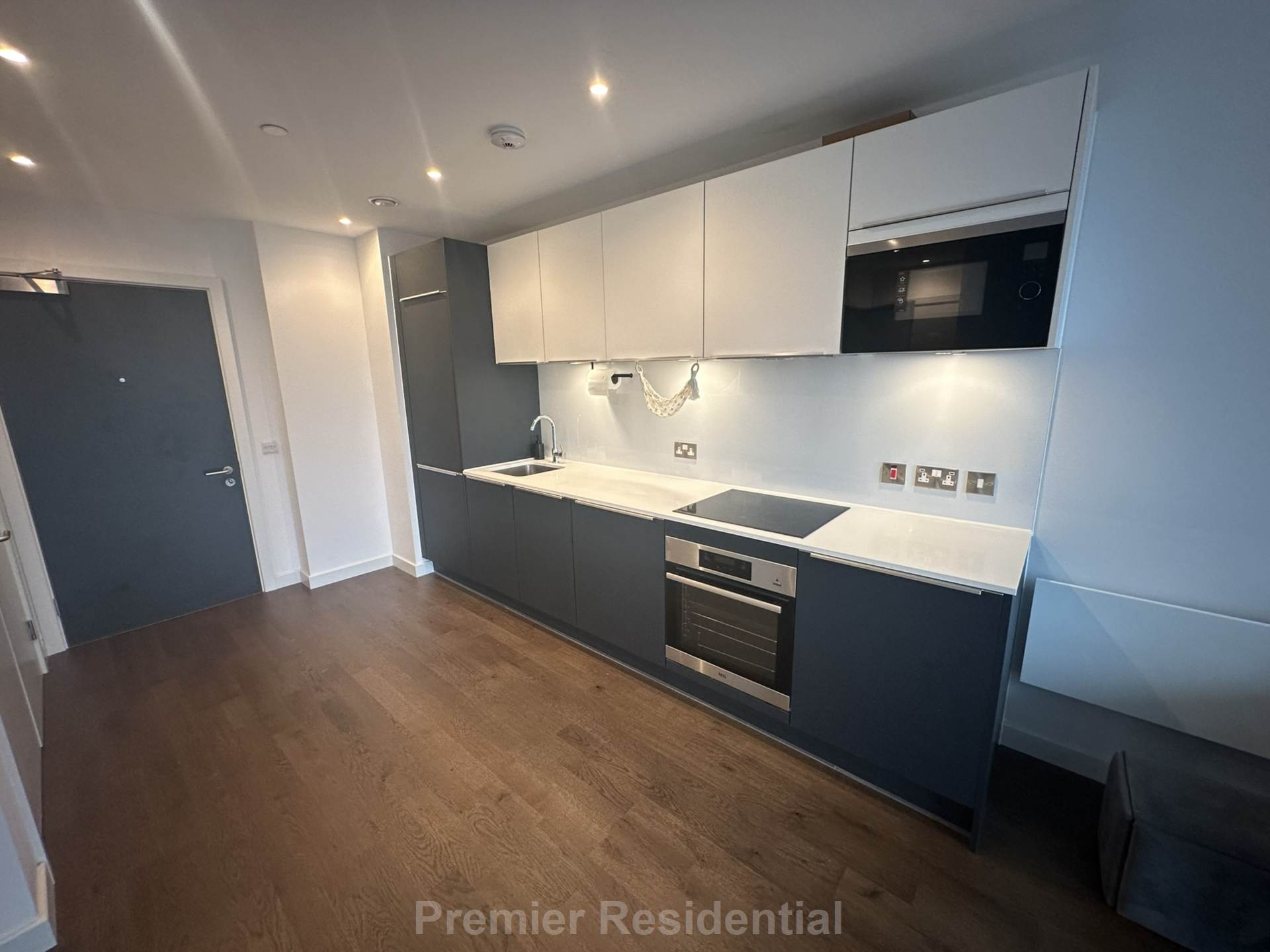 Novella Apts, Manchester, Image 4