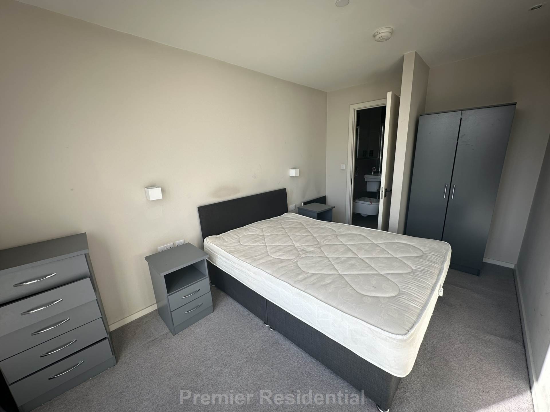 Spinners Way, Manchester, Image 5