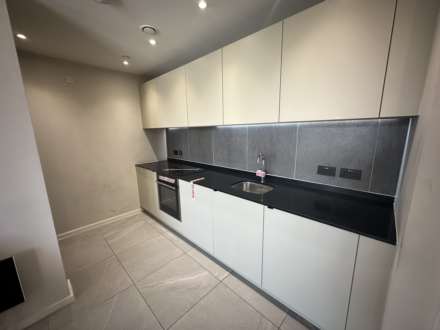 Spinners Way, Manchester, Image 4