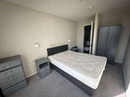 Spinners Way, Manchester, Image 5