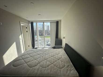 Spinners Way, Manchester, Image 6