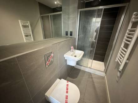 Spinners Way, Manchester, Image 7