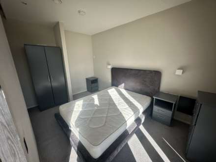 Spinners Way, Manchester, Image 8