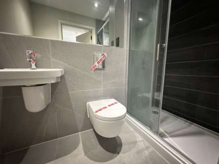 Spinners Way, Manchester, Image 9