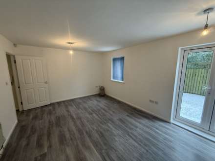 Newbridge Close, Radcliffe, Image 2