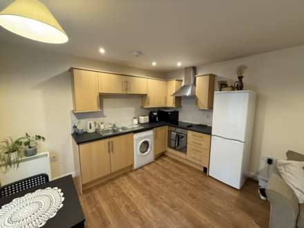Newbridge Close, Radcliffe, Image 2