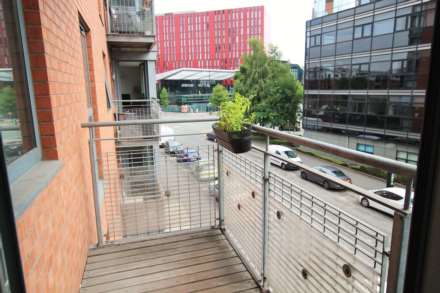 City Road East, Manchester, Image 3