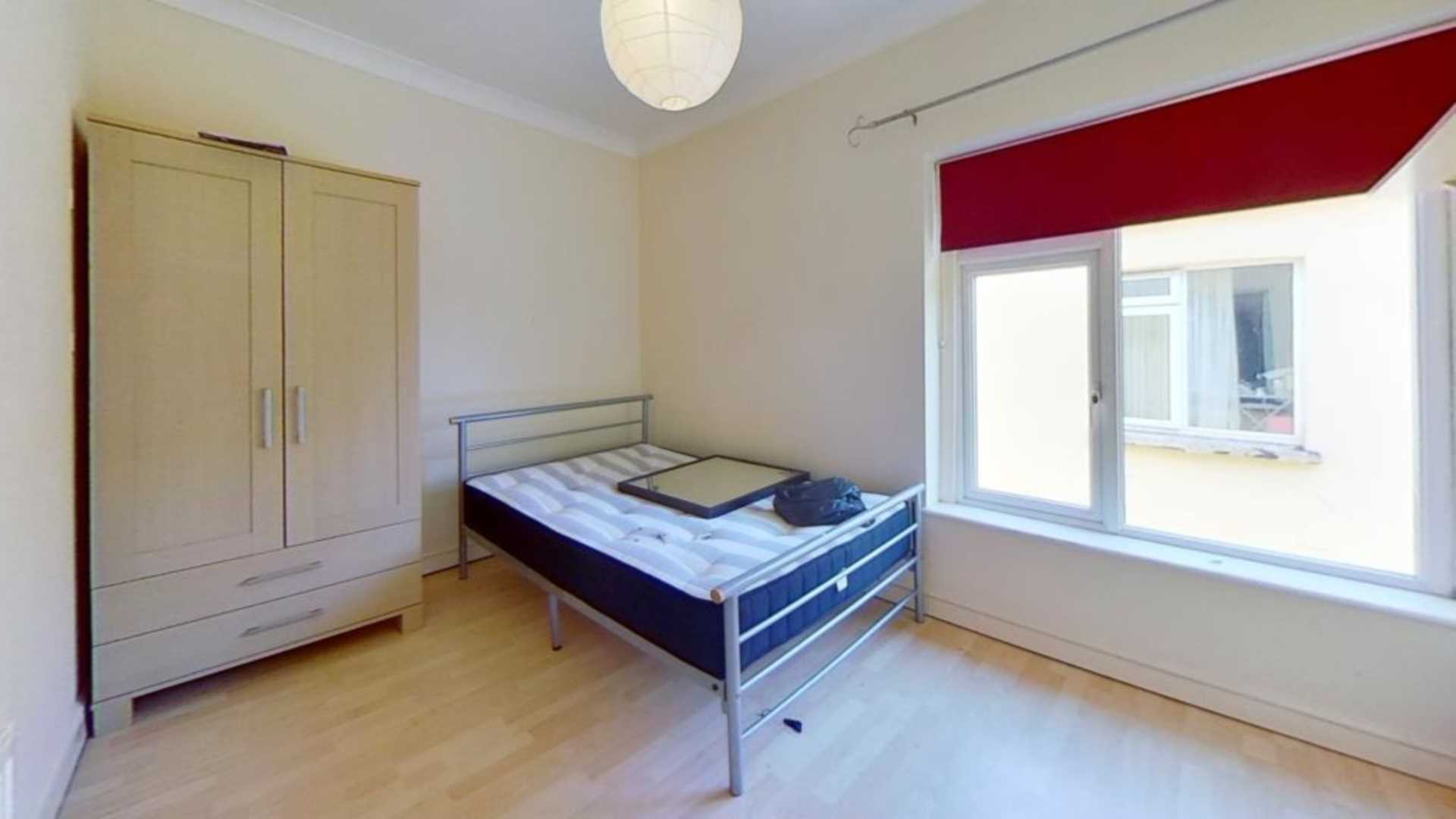 The Walk, Cardiff, Image 4