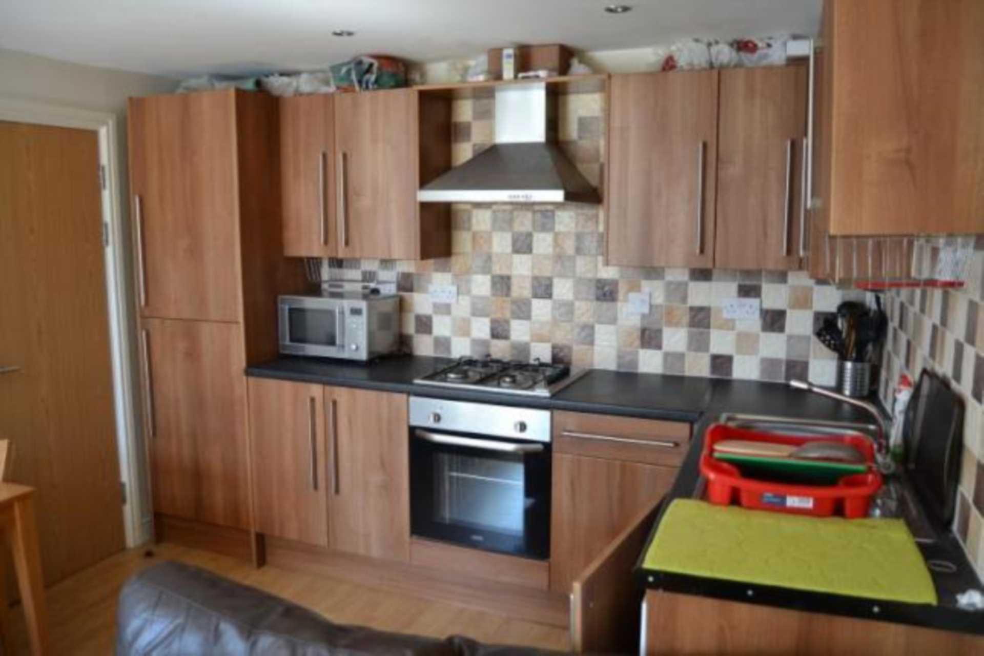 Woodville Road, Cardiff, Image 10
